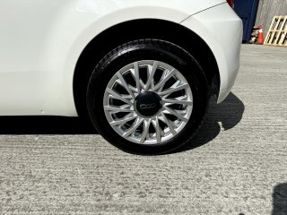 /photos/13264/91d5f721-6243-7bc1-66e3-fdbf9755ff67_i320x240.jpg